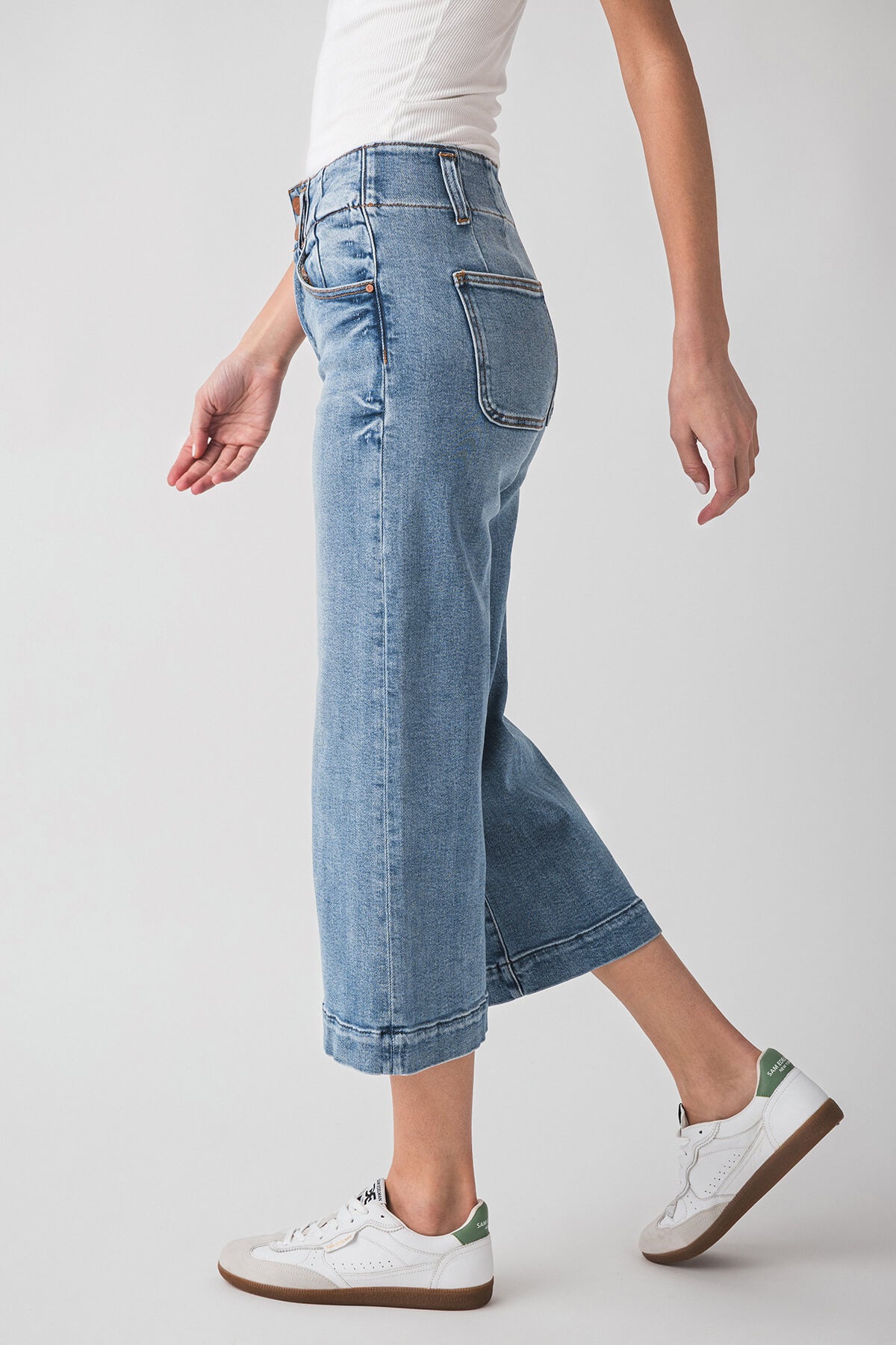 Double-button Cropped Wide-leg Denim Jeans