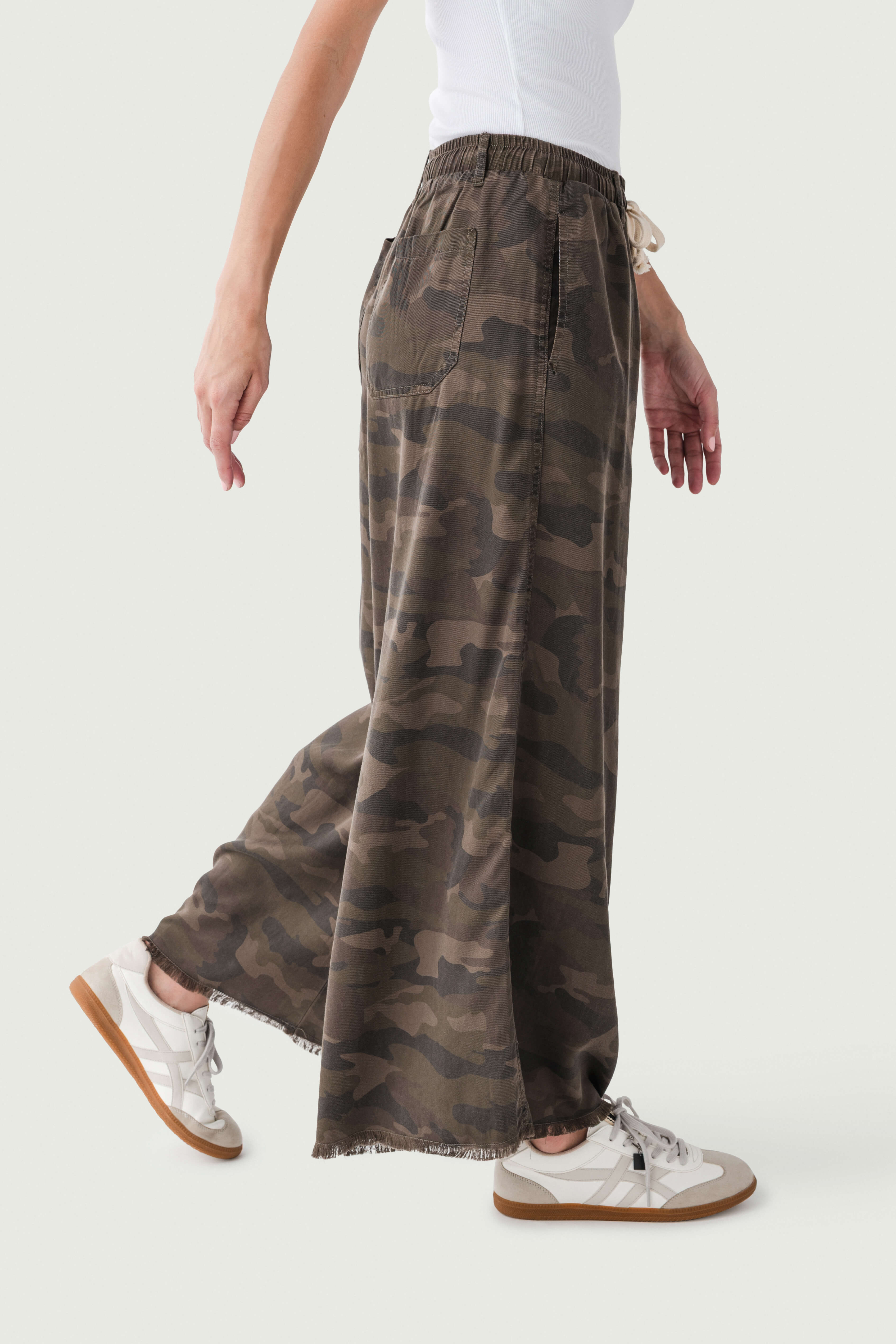 Frayed-hem Elastic-waist Wide-leg Pants