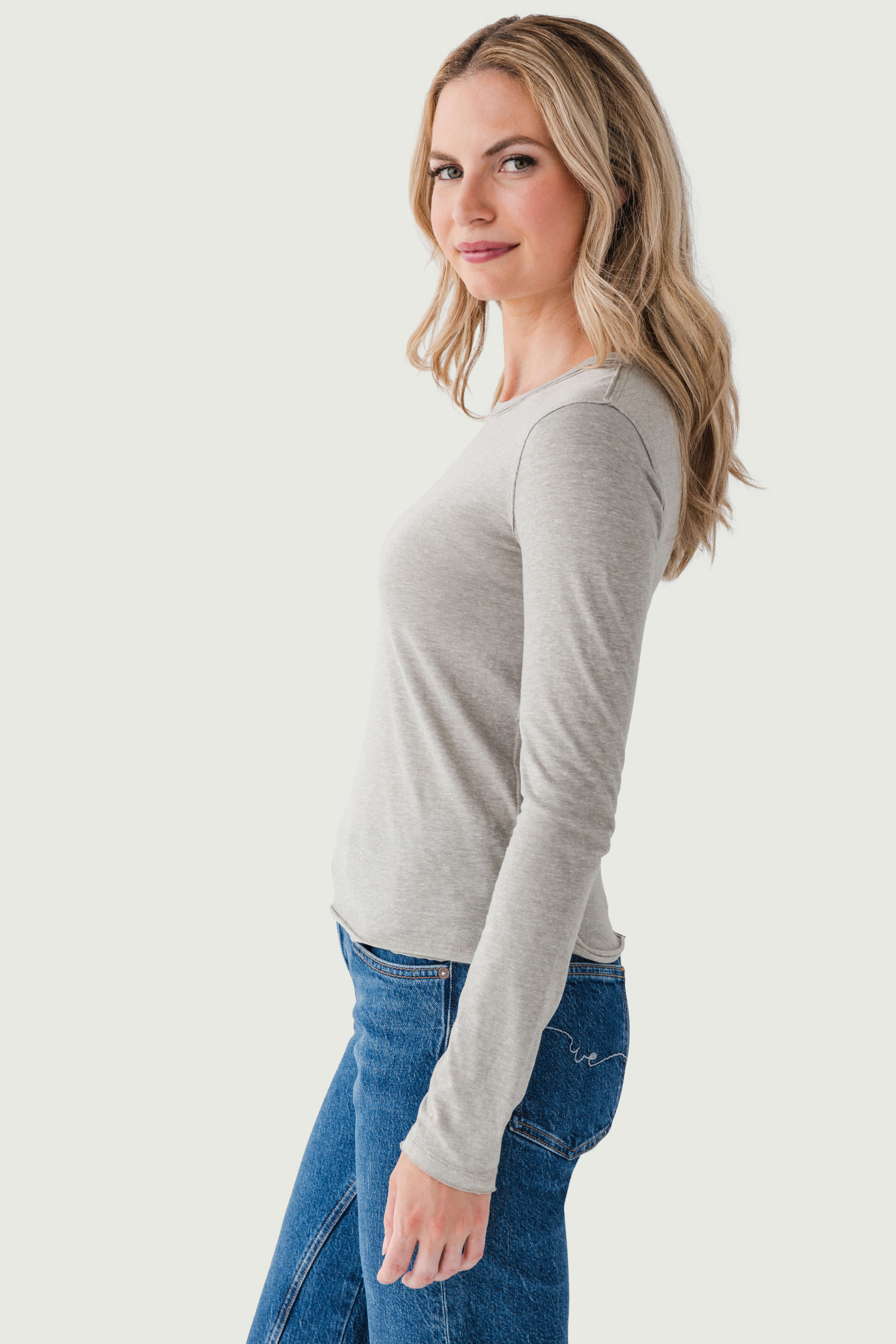 Side-slit Round-neck Fitted Long-sleeve Tee