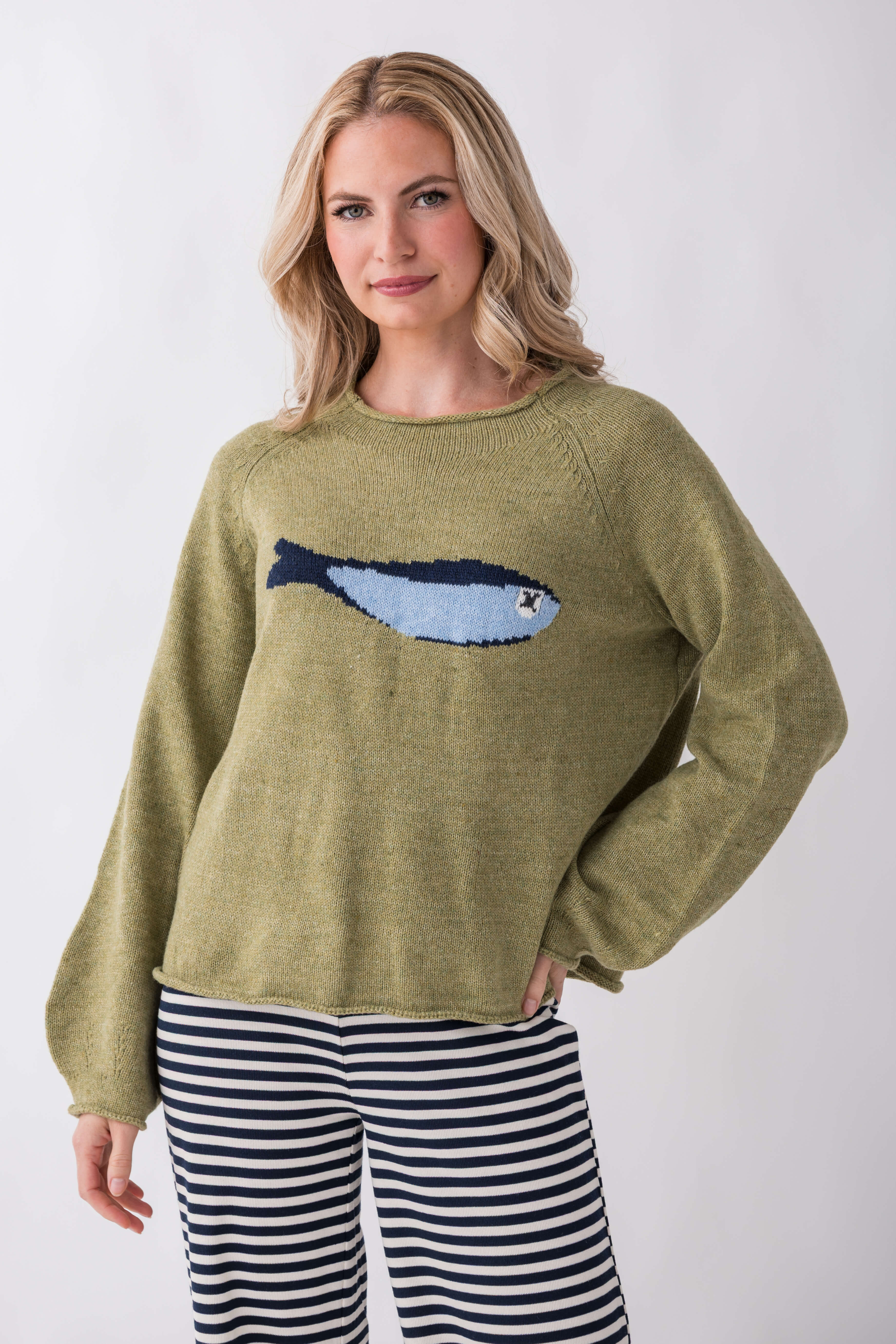 Fish Intarsia Crew-neck Cropped Knit Sweater